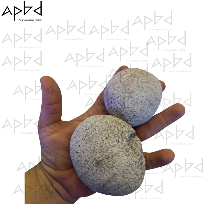 Natural Smooth River Stones  সাজানোর জন্য মসৃণ প্রাকৃতিক পাথর।